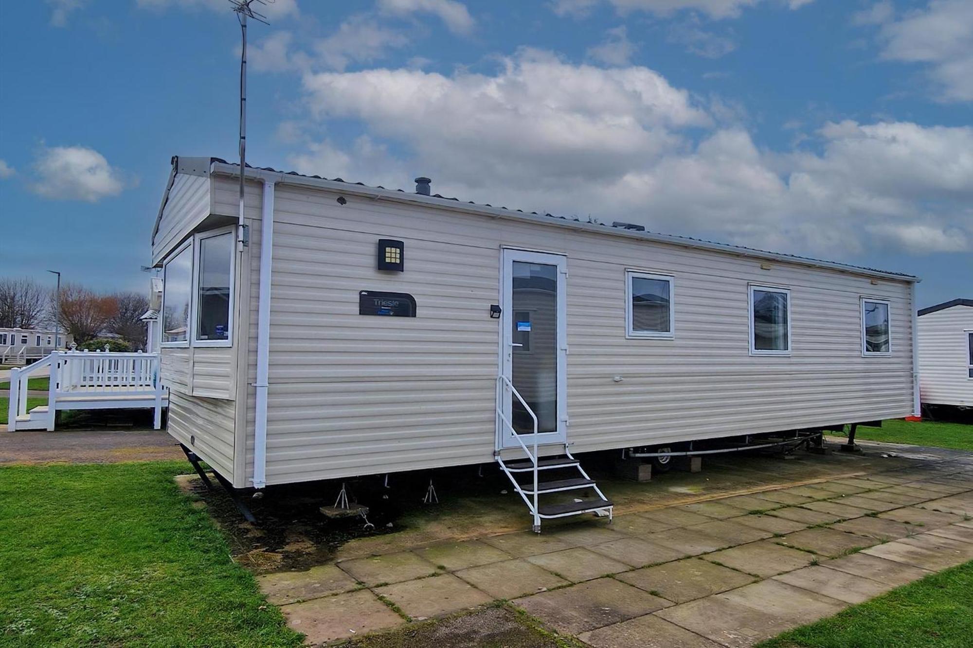 8 Berth Caravan For Hire At Manor Park Near To A Great Beach Ref 23041C Hunstanton Exteriör bild
